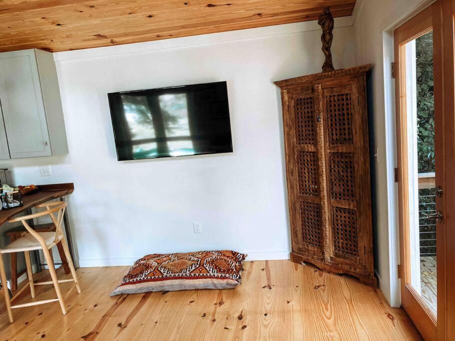 Modern Treehouse, Close To Downtown And Beach Wilmington Ngoại thất bức ảnh